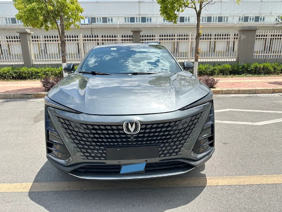 2022 ChangAn UNI-T 1.5T 188HP L4 7DCT,autocango,china used car exporter,china ev exporter,chinese used car exporter,chinese used ev exporter