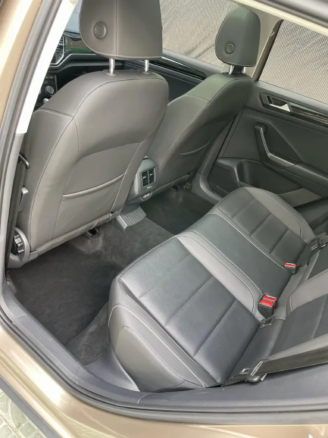 2021 Volkswagen T-Roc 1.4T 150HP L4 7DCT,autocango,china used car exporter,china ev exporter,chinese used car exporter,chinese used ev exporter