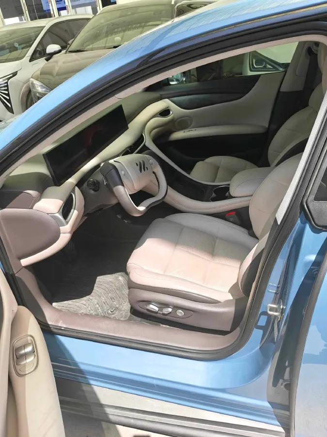 2024 IM L6 BEV 75KWH,autocango,china used car exporter,china ev exporter,chinese used car exporter,chinese used ev exporter