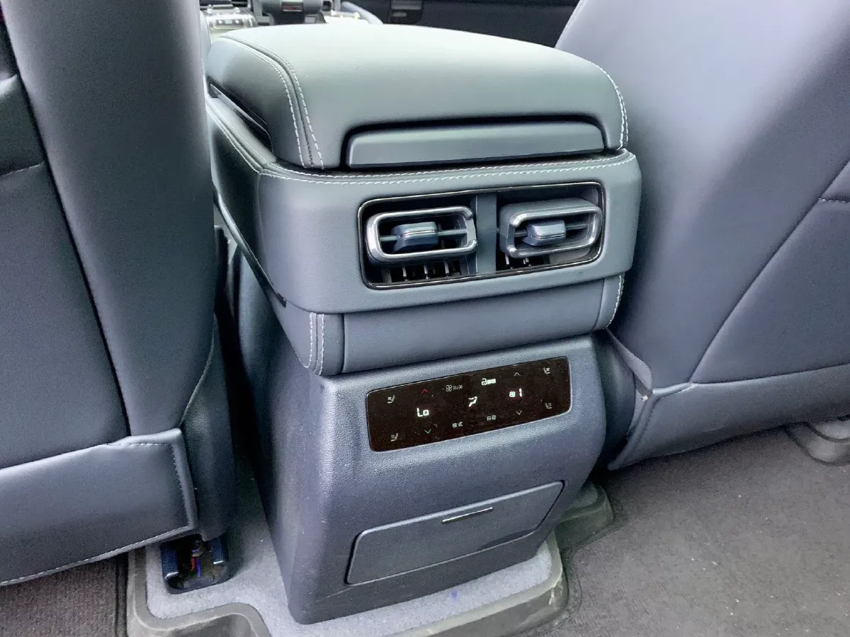 2025 FangChengBao Bao 5 1.5T 194HP L4 E-CVT PHEV 31.8KWH,autocango,china used car exporter,china ev exporter,chinese used car exporter,chinese used ev exporter