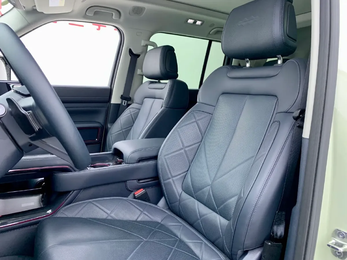 2025 FangChengBao Bao 5 1.5T 194HP L4 E-CVT PHEV 31.8KWH,autocango,china used car exporter,china ev exporter,chinese used car exporter,chinese used ev exporter