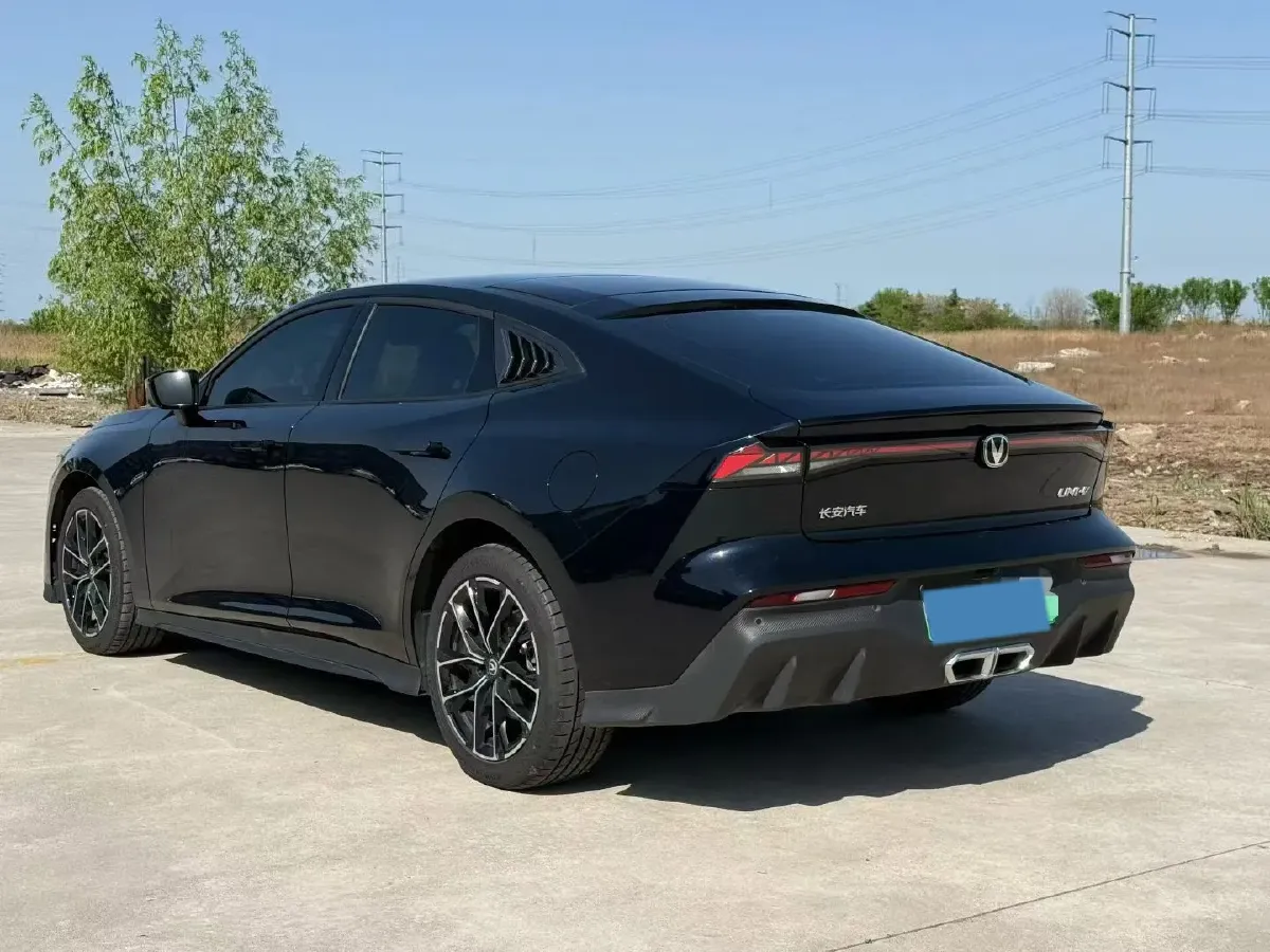2024 ChangAn UNI-V iDD 1.5L 110HP L4 E-CVT PHEV 18.99KWH,autocango,china used car exporter,china ev exporter,chinese used car exporter,chinese used ev exporter
