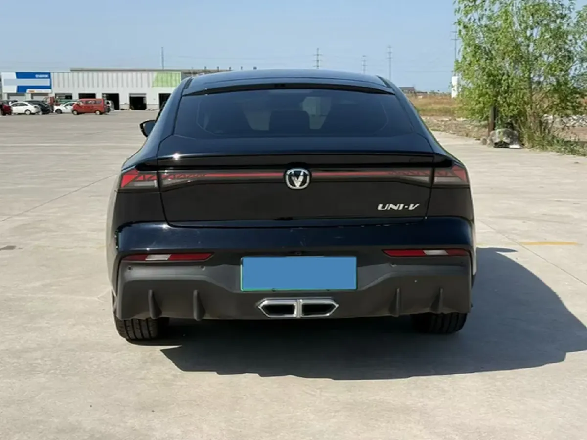 2024 ChangAn UNI-V iDD 1.5L 110HP L4 E-CVT PHEV 18.99KWH,autocango,china used car exporter,china ev exporter,chinese used car exporter,chinese used ev exporter