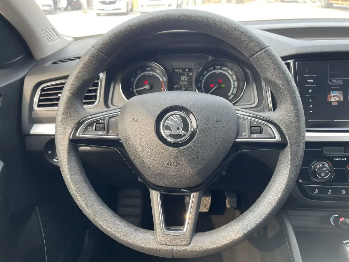 2021 Skoda Kamiq 1.5L 112HP L4 6AT,autocango,china used car exporter,china ev exporter,chinese used car exporter,chinese used ev exporter