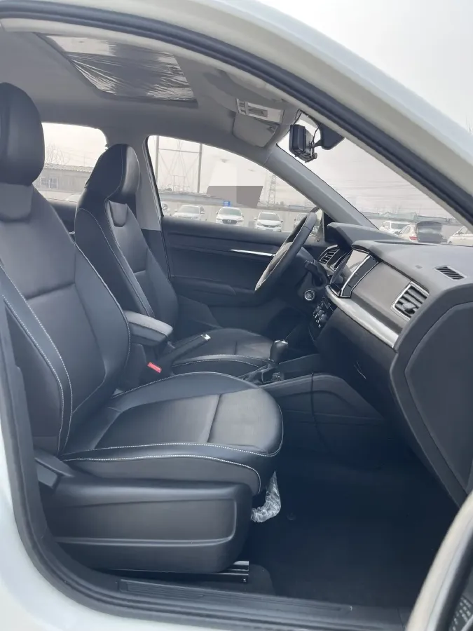 2021 Skoda Kamiq 1.5L 112HP L4 6AT,autocango,china used car exporter,china ev exporter,chinese used car exporter,chinese used ev exporter