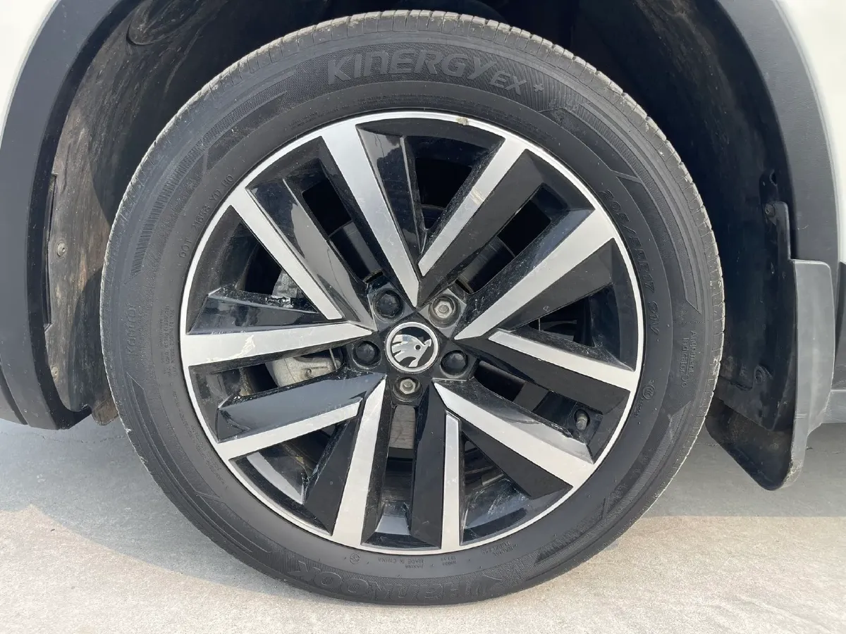 2021 Skoda Kamiq 1.5L 112HP L4 6AT,autocango,china used car exporter,china ev exporter,chinese used car exporter,chinese used ev exporter