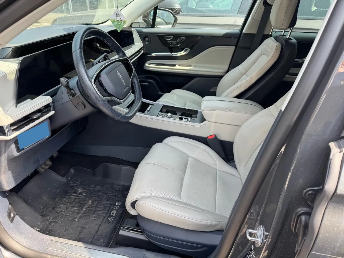 2023 Lincoln Corsair 2.0T 261HP L4 8AT,autocango,china used car exporter,china ev exporter,chinese used car exporter,chinese used ev exporter