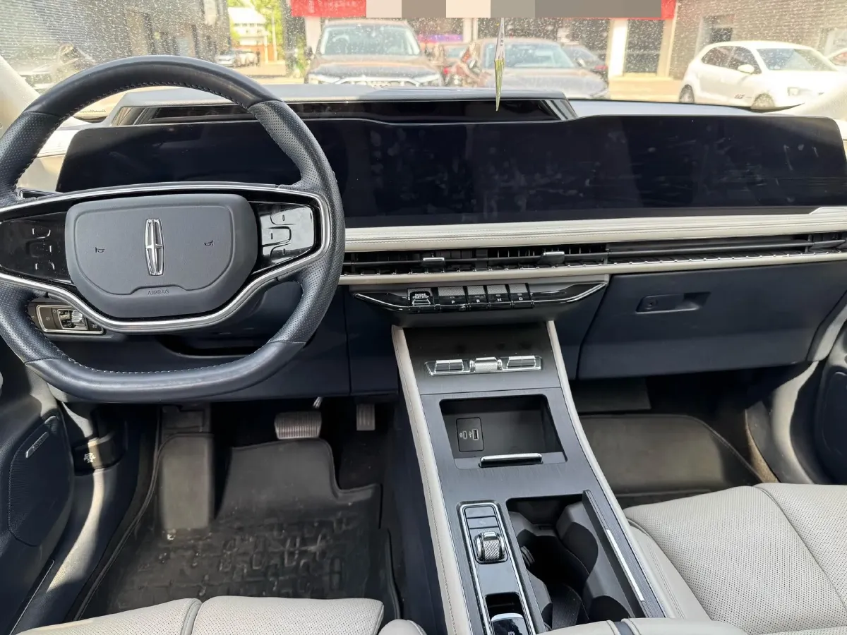 2023 Lincoln Corsair 2.0T 261HP L4 8AT,autocango,china used car exporter,china ev exporter,chinese used car exporter,chinese used ev exporter