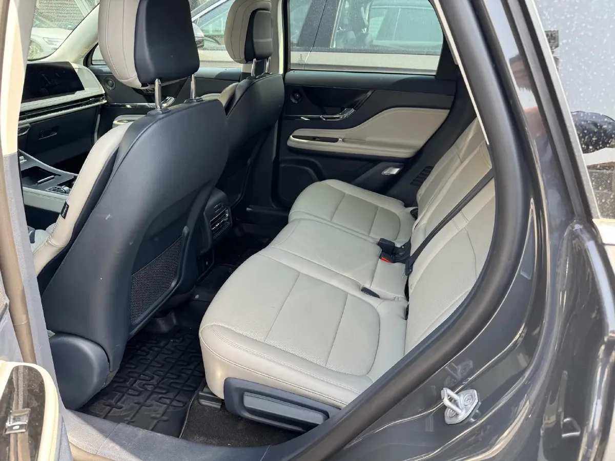 2023 Lincoln Corsair 2.0T 261HP L4 8AT,autocango,china used car exporter,china ev exporter,chinese used car exporter,chinese used ev exporter