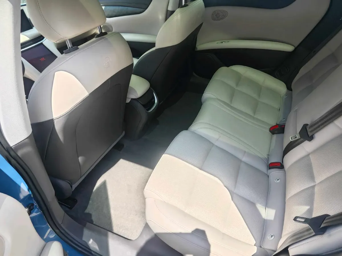 2024 IM L6 BEV 75KWH,autocango,china used car exporter,china ev exporter,chinese used car exporter,chinese used ev exporter