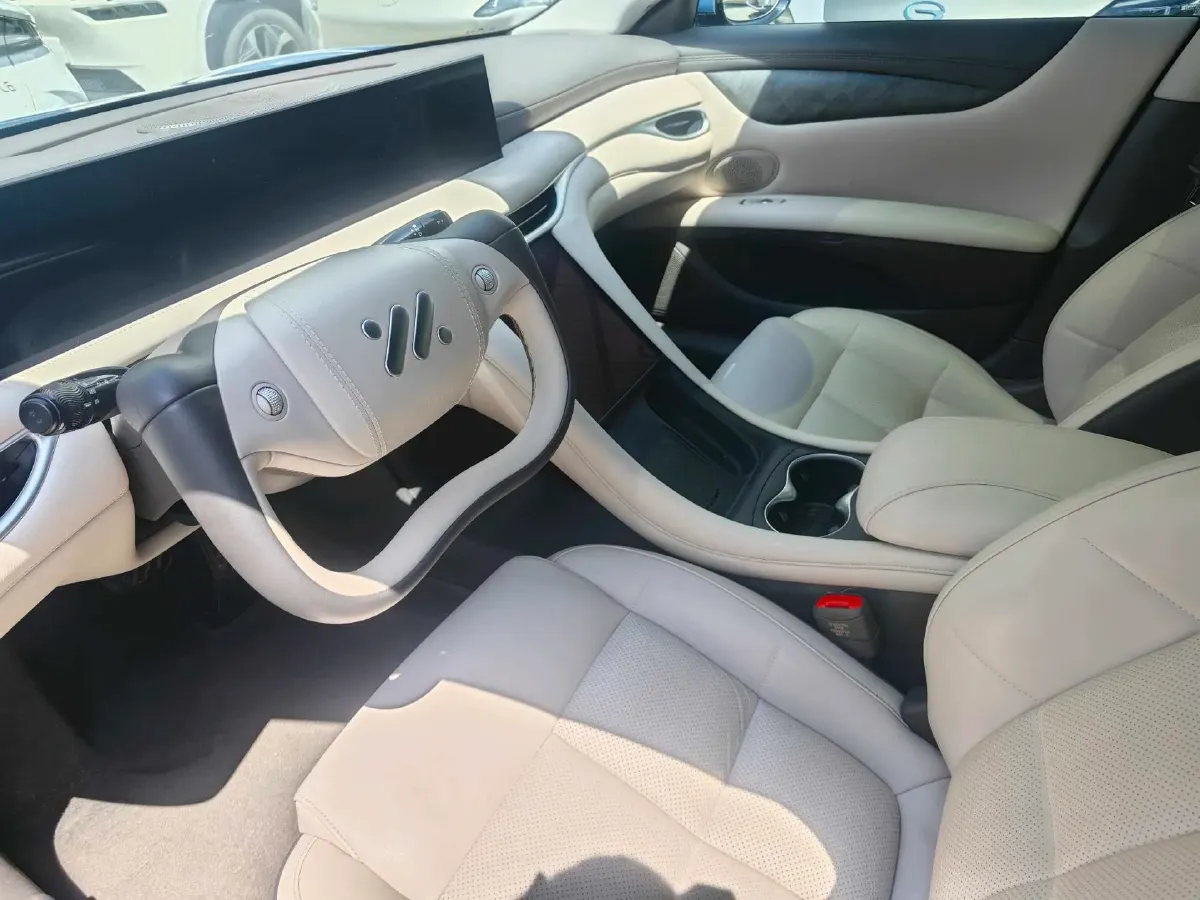 2024 IM L6 BEV 75KWH,autocango,china used car exporter,china ev exporter,chinese used car exporter,chinese used ev exporter