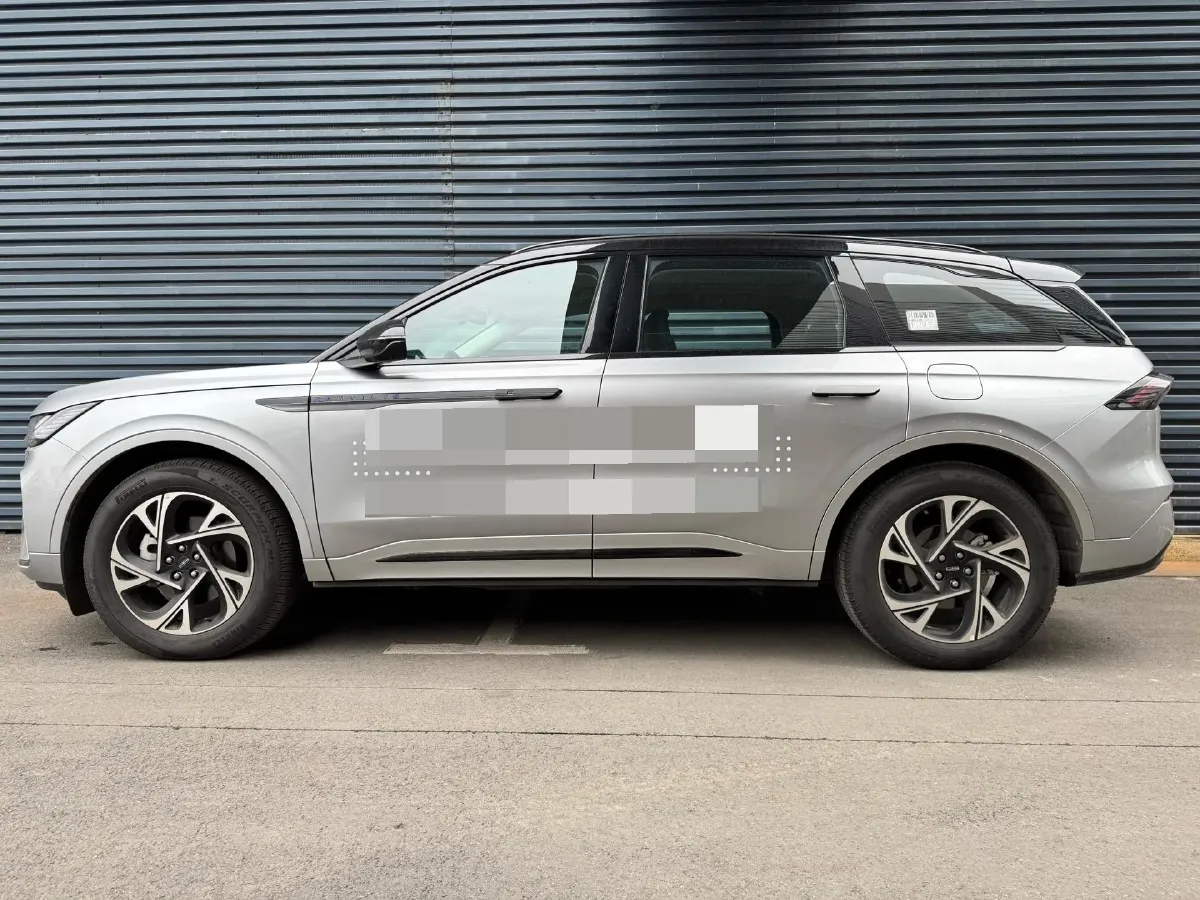 2025 Lincoln Nautilus 2.0T 282HP L4 E-CVT Hybrid,autocango,china used car exporter,china ev exporter,chinese used car exporter,chinese used ev exporter