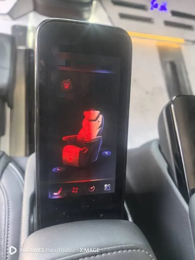 2023 HongQi HQ9 2.0T 252HP L4 8AT,autocango,china used car exporter,china ev exporter,chinese used car exporter,chinese used ev exporter