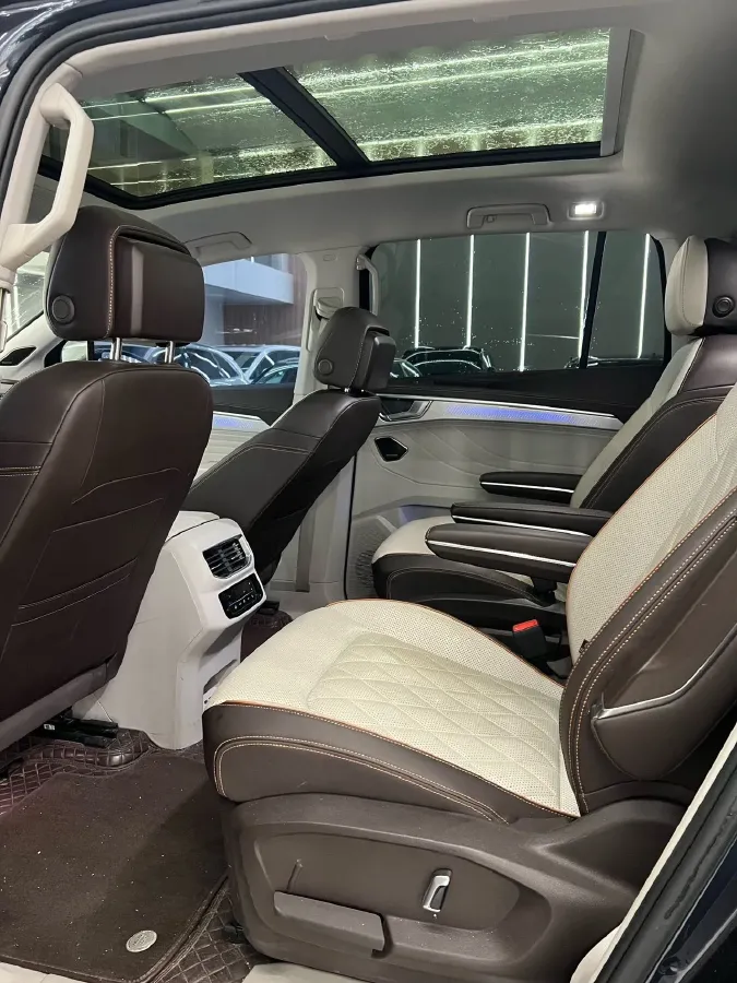 2021 Volkswagen Talagon 2.0T 220HP L4 7DCT,autocango,china used car exporter,china ev exporter,chinese used car exporter,chinese used ev exporter