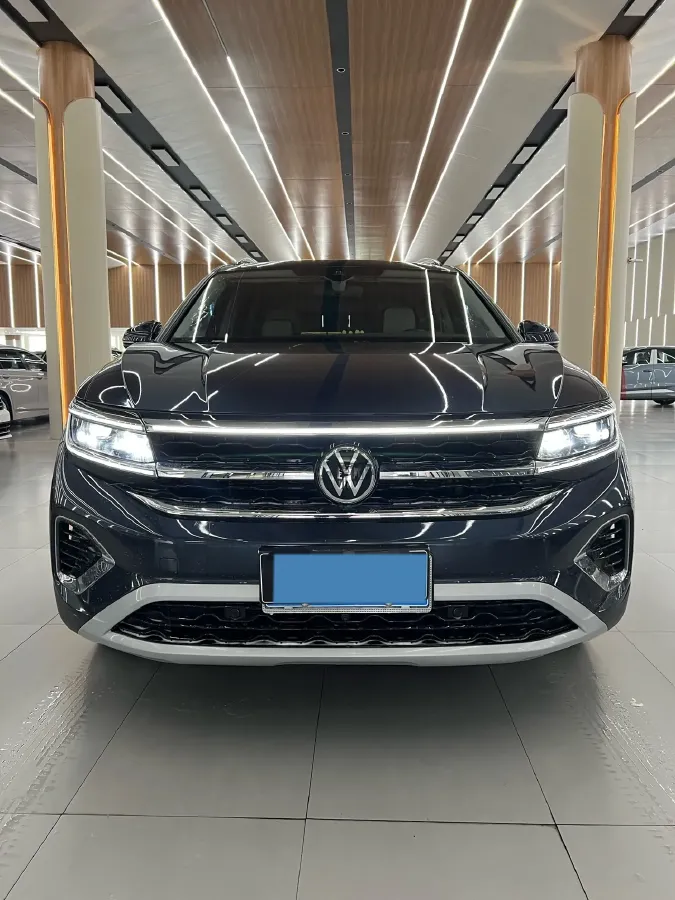 2021 Volkswagen Talagon 2.0T 220HP L4 7DCT,autocango,china used car exporter,china ev exporter,chinese used car exporter,chinese used ev exporter