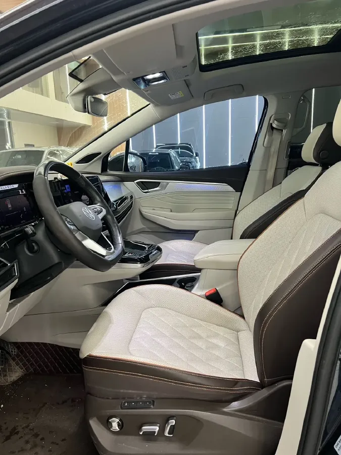 2021 Volkswagen Talagon 2.0T 220HP L4 7DCT,autocango,china used car exporter,china ev exporter,chinese used car exporter,chinese used ev exporter