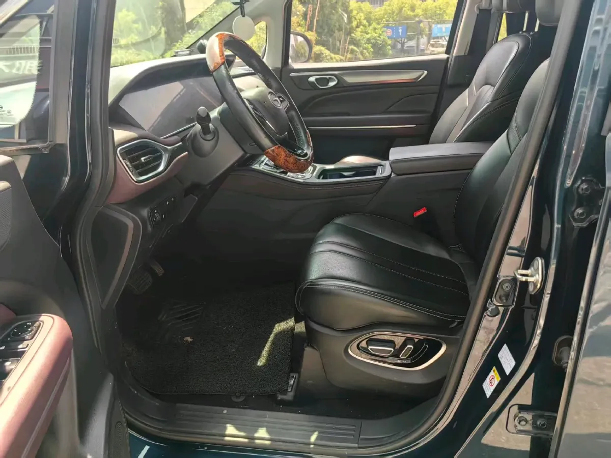 2021 GAC Trumpchi M6 1.5T 169HP L4 7DCT,autocango,china used car exporter,china ev exporter,chinese used car exporter,chinese used ev exporter