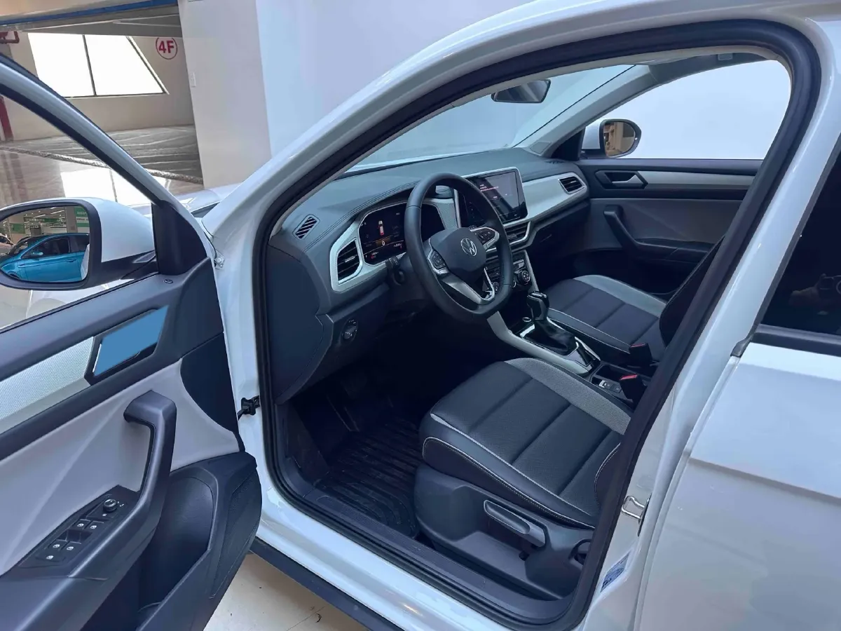 2023 Volkswagen T-Roc 1.4T 150HP L4 7DCT,autocango,china used car exporter,china ev exporter,chinese used car exporter,chinese used ev exporter