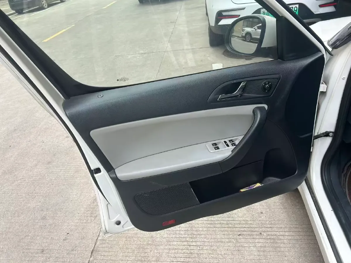 2016 Skoda Yeti 1.4T 150HP L4 7DCT,autocango,china used car exporter,china ev exporter,chinese used car exporter,chinese used ev exporter