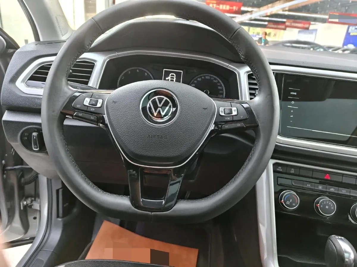 2021 Volkswagen T-Roc 1.4T 150HP L4 7DCT,autocango,china used car exporter,china ev exporter,chinese used car exporter,chinese used ev exporter