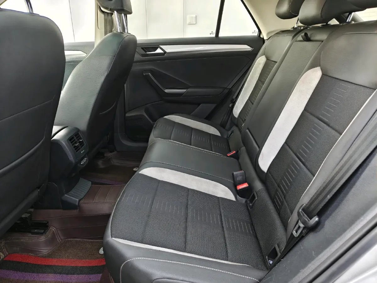 2021 Volkswagen T-Roc 1.4T 150HP L4 7DCT,autocango,china used car exporter,china ev exporter,chinese used car exporter,chinese used ev exporter