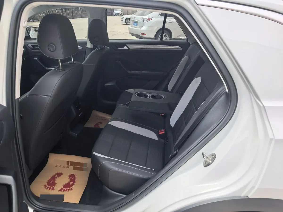 2006 Volkswagen Polo 1.6L 105HP L4 5MT,autocango,china used car exporter,china ev exporter,chinese used car exporter,chinese used ev exporter