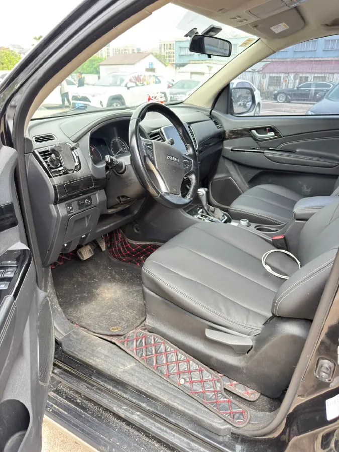 2020 Isuzu LingTuo 2.5T 150HP L4 6AT,autocango,china used car exporter,china ev exporter,chinese used car exporter,chinese used ev exporter