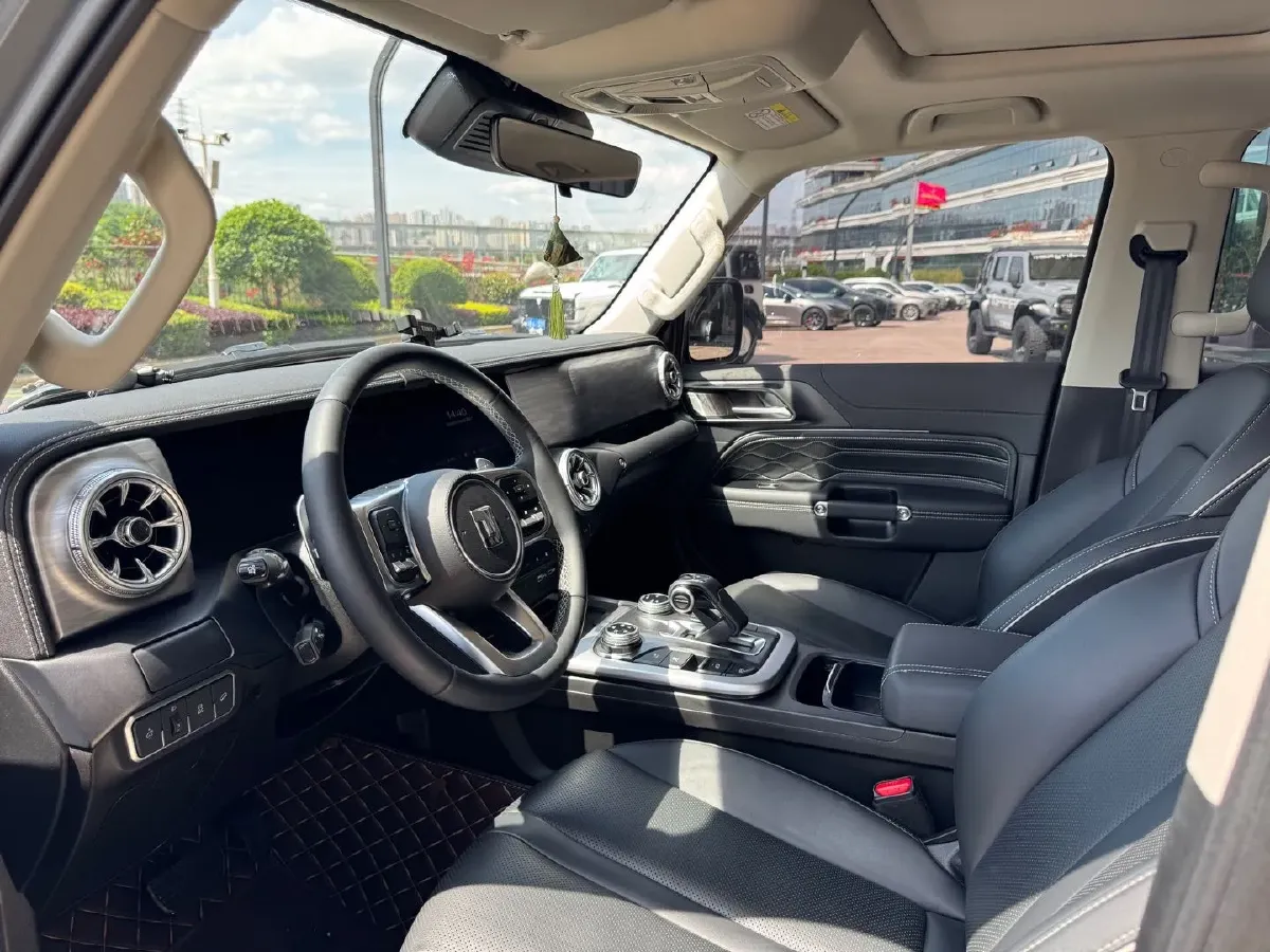 2024 Tank 300 2.0T 227HP L4 8AT,autocango,china used car exporter,china ev exporter,chinese used car exporter,chinese used ev exporter