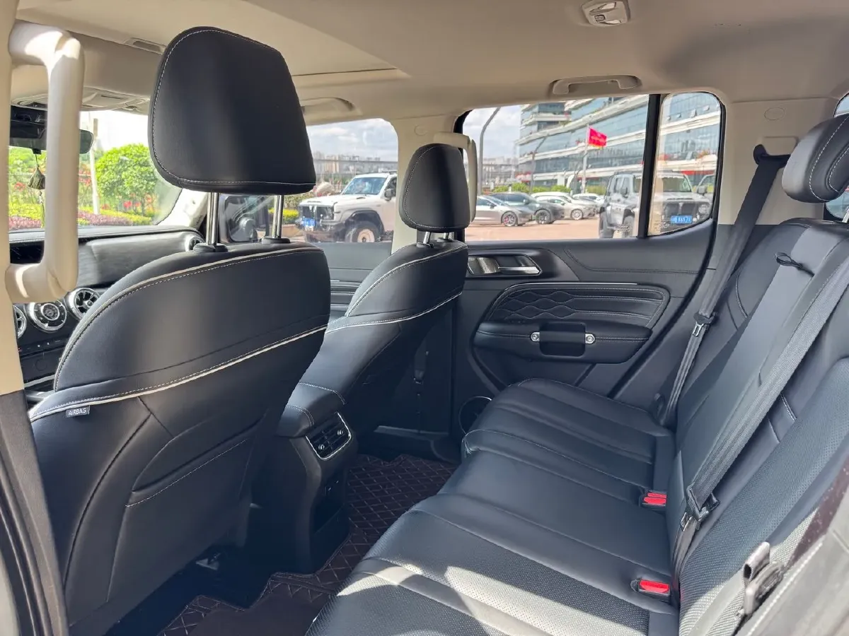 2024 Tank 300 2.0T 227HP L4 8AT,autocango,china used car exporter,china ev exporter,chinese used car exporter,chinese used ev exporter