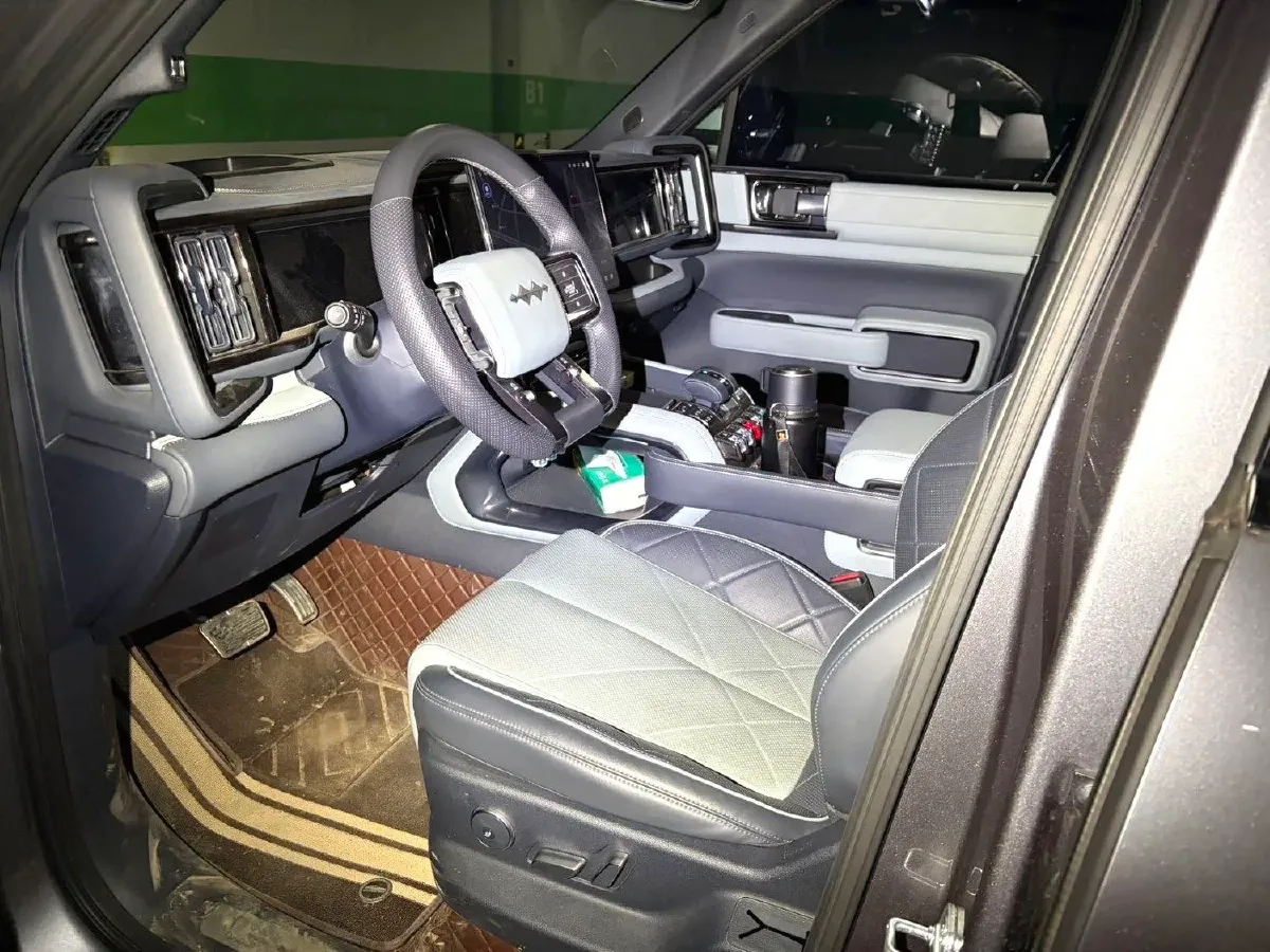 2023 FangChengBao Bao 5 1.5T 194HP L4 E-CVT PHEV 31.8KWH,autocango,china used car exporter,china ev exporter,chinese used car exporter,chinese used ev exporter