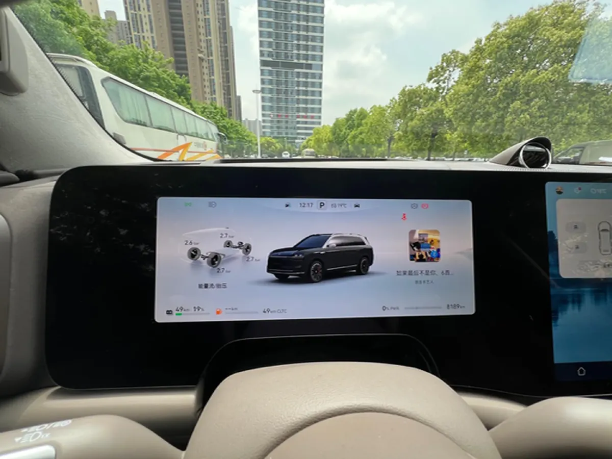 2025 AITO AITO M9 REEV 160HP REEV 52KWH,autocango,china used car exporter,china ev exporter,chinese used car exporter,chinese used ev exporter