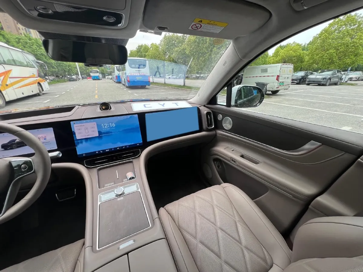 2025 AITO AITO M9 REEV 160HP REEV 52KWH,autocango,china used car exporter,china ev exporter,chinese used car exporter,chinese used ev exporter