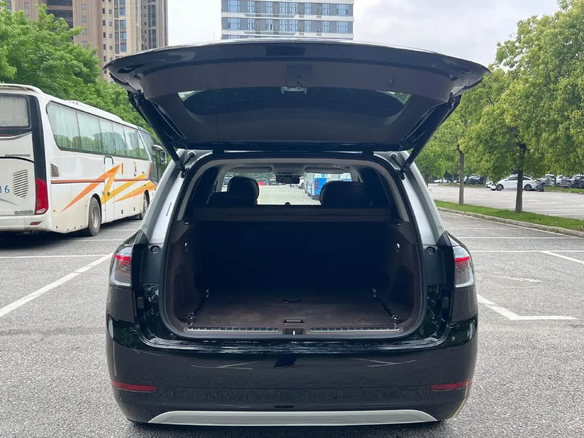 2025 AITO AITO M9 REEV 160HP REEV 52KWH,autocango,china used car exporter,china ev exporter,chinese used car exporter,chinese used ev exporter