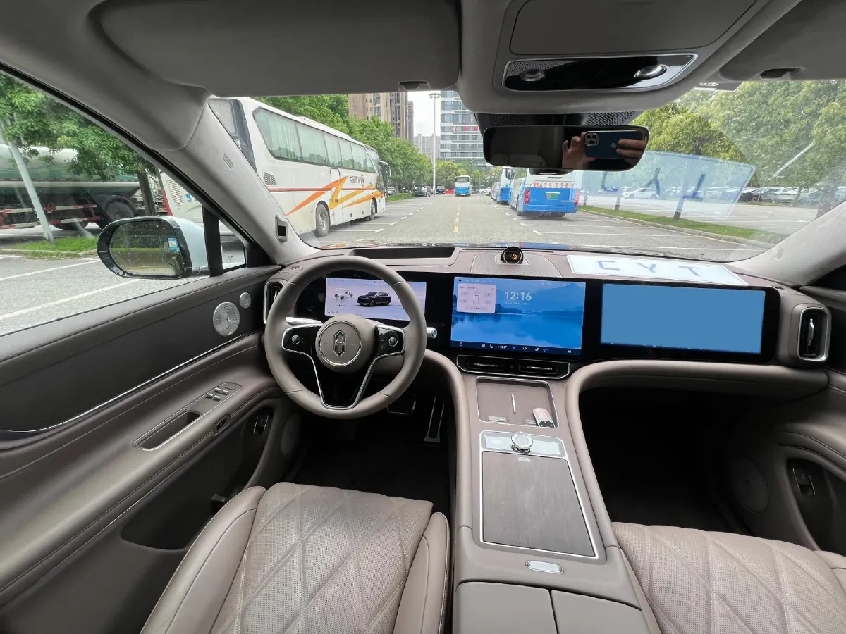 2025 AITO AITO M9 REEV 160HP REEV 52KWH,autocango,china used car exporter,china ev exporter,chinese used car exporter,chinese used ev exporter