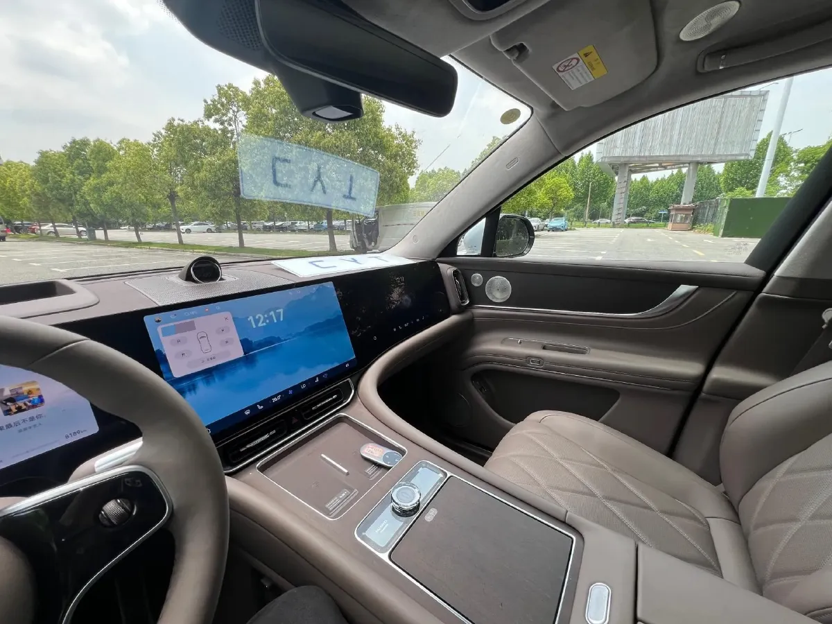 2025 AITO AITO M9 REEV 160HP REEV 52KWH,autocango,china used car exporter,china ev exporter,chinese used car exporter,chinese used ev exporter