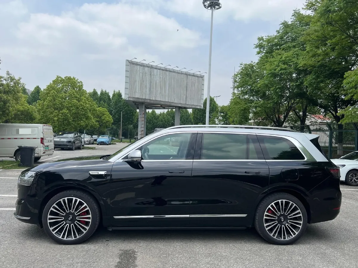 2025 AITO AITO M9 REEV 160HP REEV 52KWH,autocango,china used car exporter,china ev exporter,chinese used car exporter,chinese used ev exporter