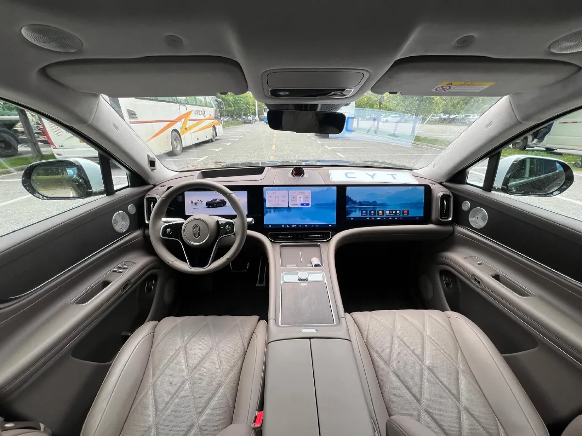 2025 AITO AITO M9 REEV 160HP REEV 52KWH,autocango,china used car exporter,china ev exporter,chinese used car exporter,chinese used ev exporter