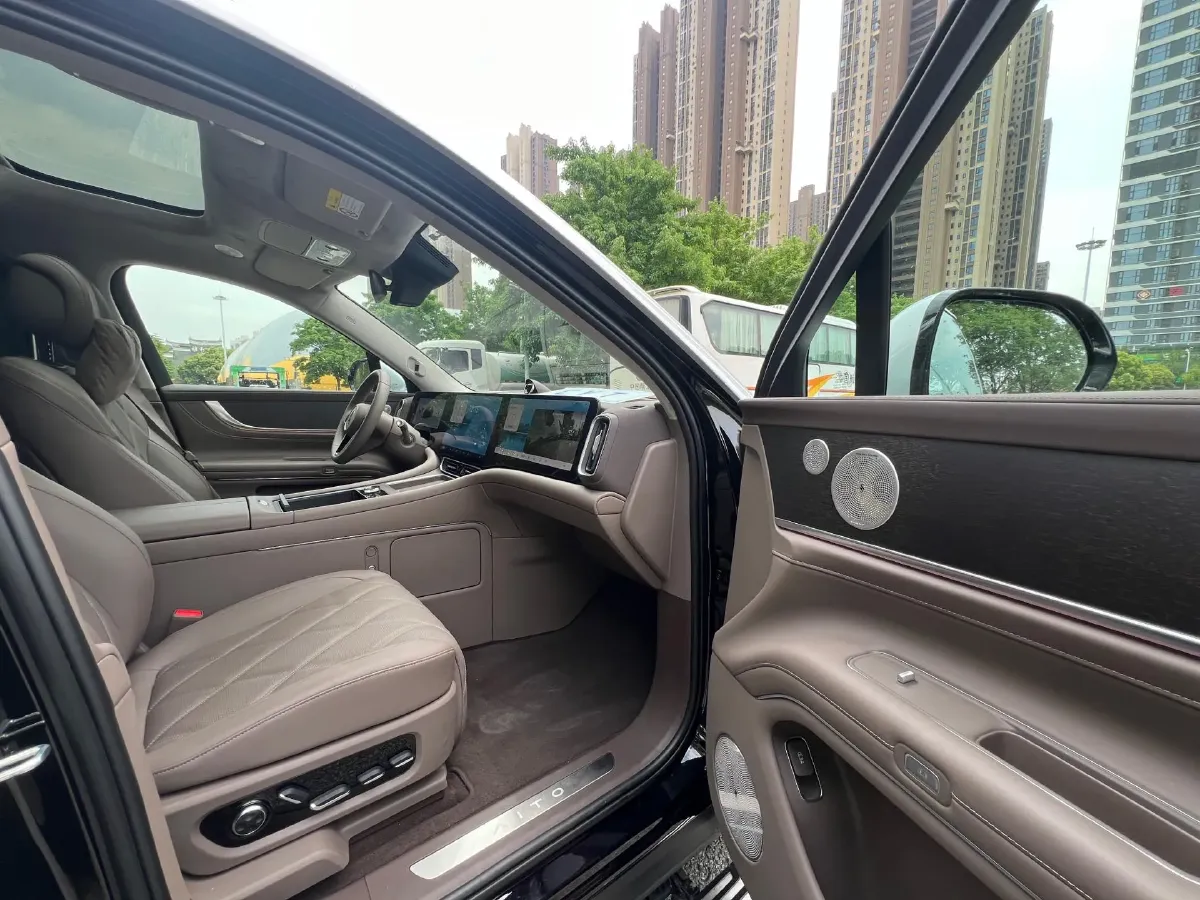 2025 AITO AITO M9 REEV 160HP REEV 52KWH,autocango,china used car exporter,china ev exporter,chinese used car exporter,chinese used ev exporter