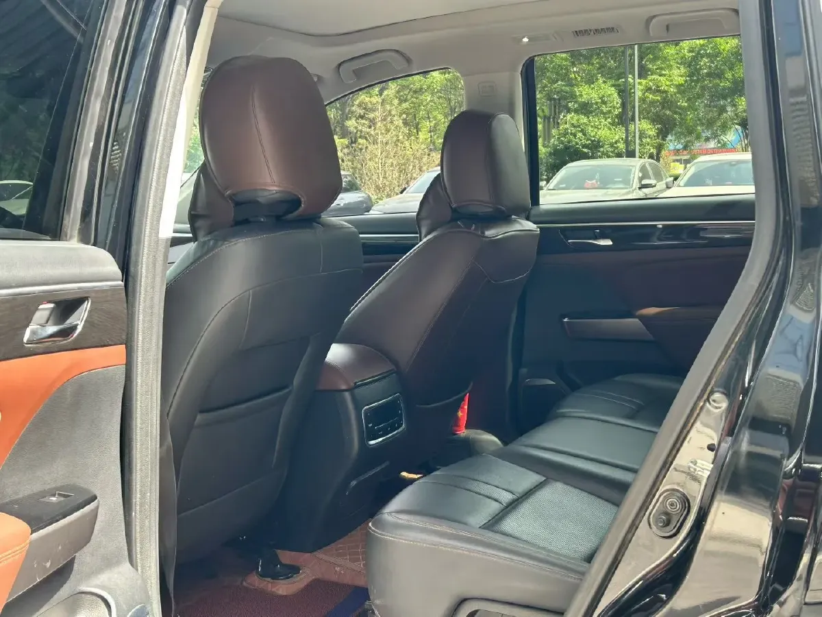 2017 GAC Trumpchi GS8 2.0T 201HP L4 6AT,autocango,china used car exporter,china ev exporter,chinese used car exporter,chinese used ev exporter