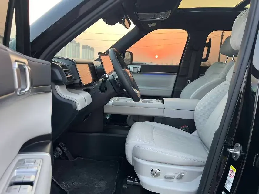 2025 FangChengBao Tai 7 1.5T 156HP L4 E-CVT PHEV,autocango,china used car exporter,china ev exporter,chinese used car exporter,chinese used ev exporter