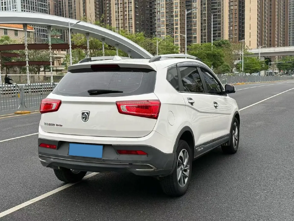 2017 BaoJun 560 1.5T 150HP L4 6DCT,autocango,china used car exporter,china ev exporter,chinese used car exporter,chinese used ev exporter