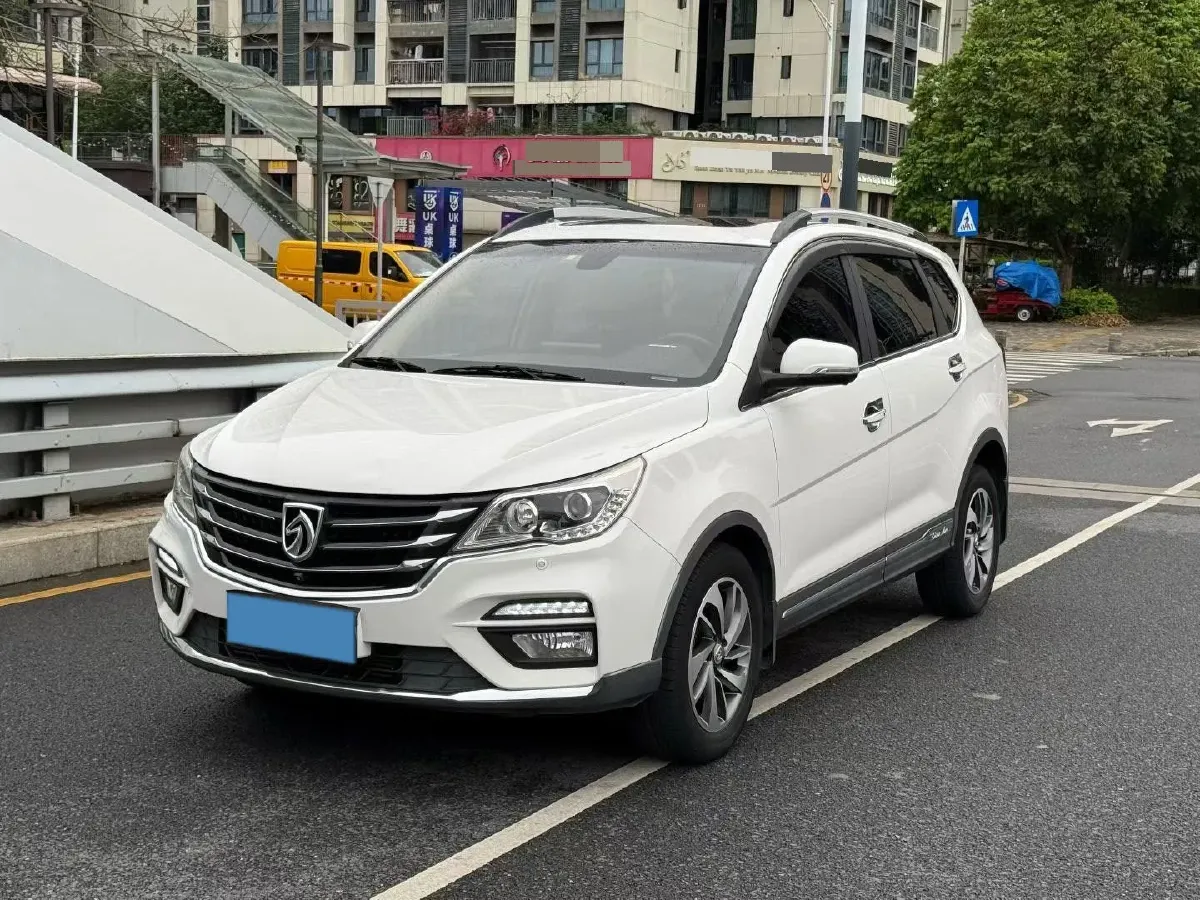 2017 BaoJun 560 1.5T 150HP L4 6DCT,autocango,china used car exporter,china ev exporter,chinese used car exporter,chinese used ev exporter