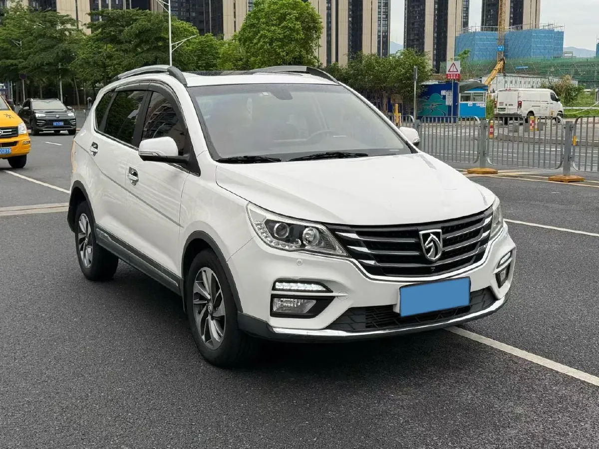 2017 BaoJun 560 1.5T 150HP L4 6DCT,autocango,china used car exporter,china ev exporter,chinese used car exporter,chinese used ev exporter