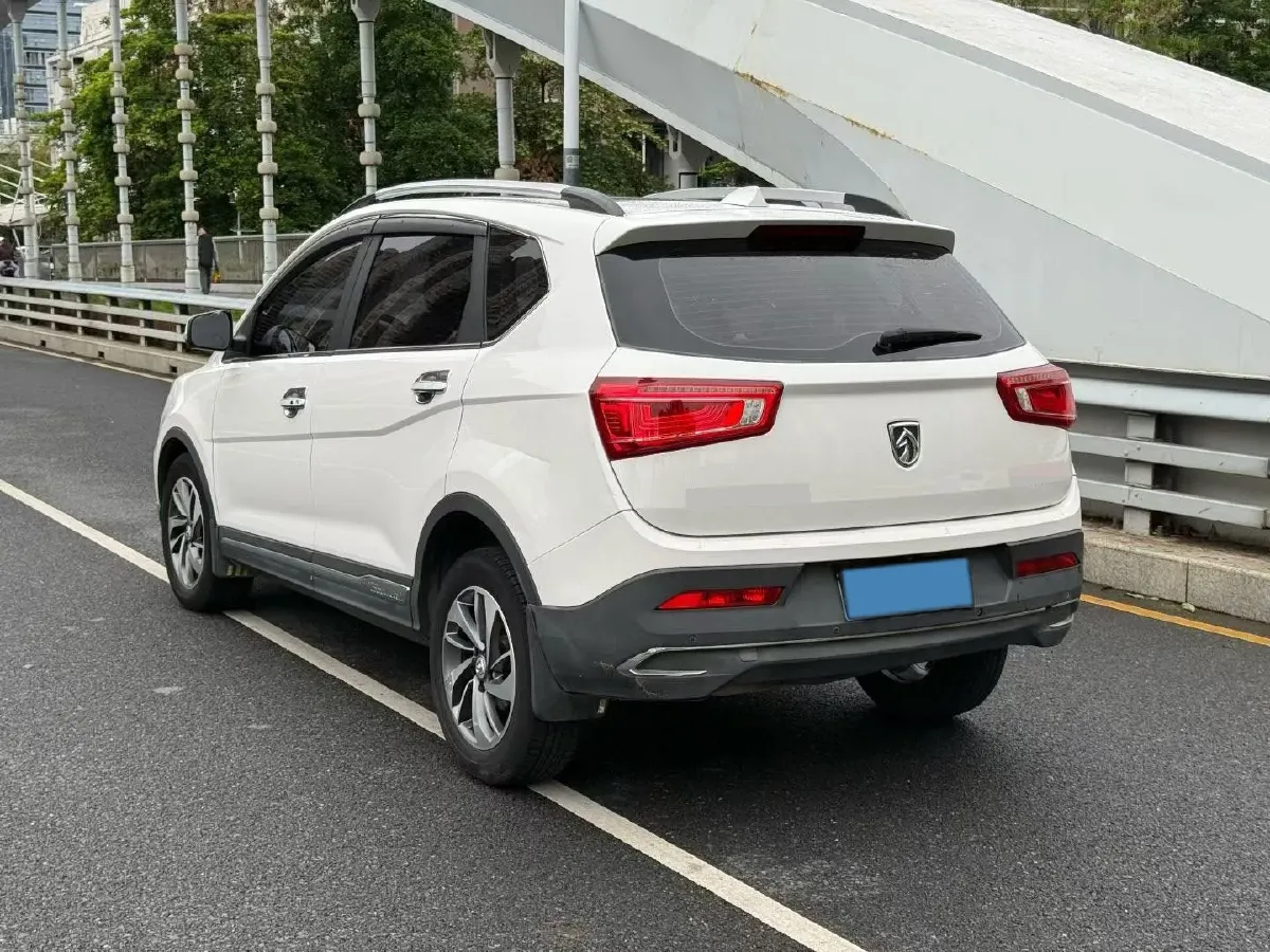 2017 BaoJun 560 1.5T 150HP L4 6DCT,autocango,china used car exporter,china ev exporter,chinese used car exporter,chinese used ev exporter