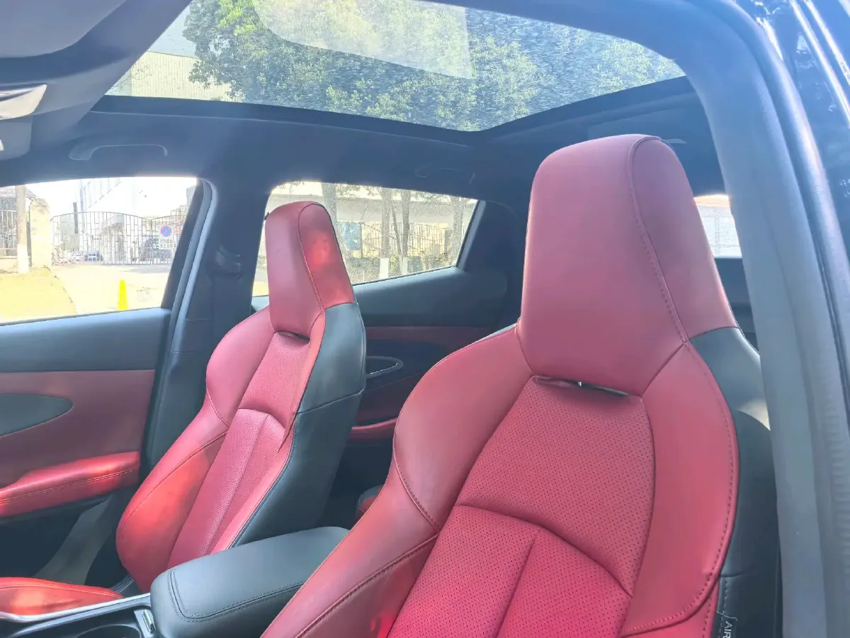 2020 ChangAn UNI-T 1.5T 180HP L4 7DCT,autocango,china used car exporter,china ev exporter,chinese used car exporter,chinese used ev exporter