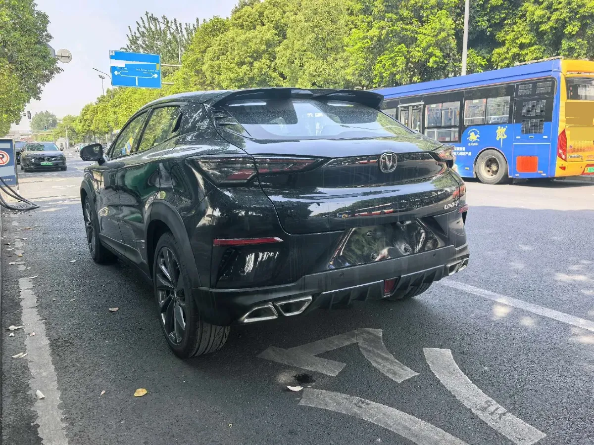 2020 ChangAn UNI-T 1.5T 180HP L4 7DCT,autocango,china used car exporter,china ev exporter,chinese used car exporter,chinese used ev exporter