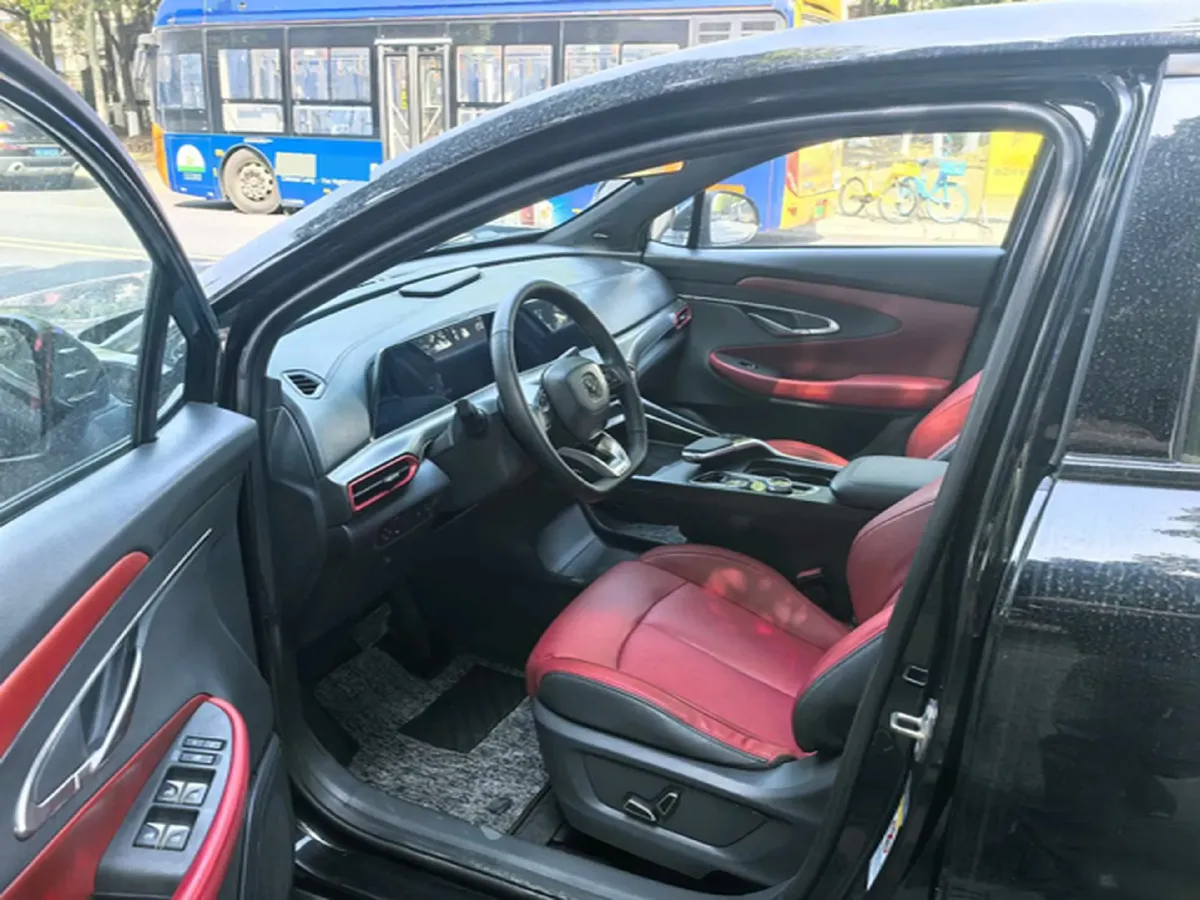 2020 ChangAn UNI-T 1.5T 180HP L4 7DCT,autocango,china used car exporter,china ev exporter,chinese used car exporter,chinese used ev exporter