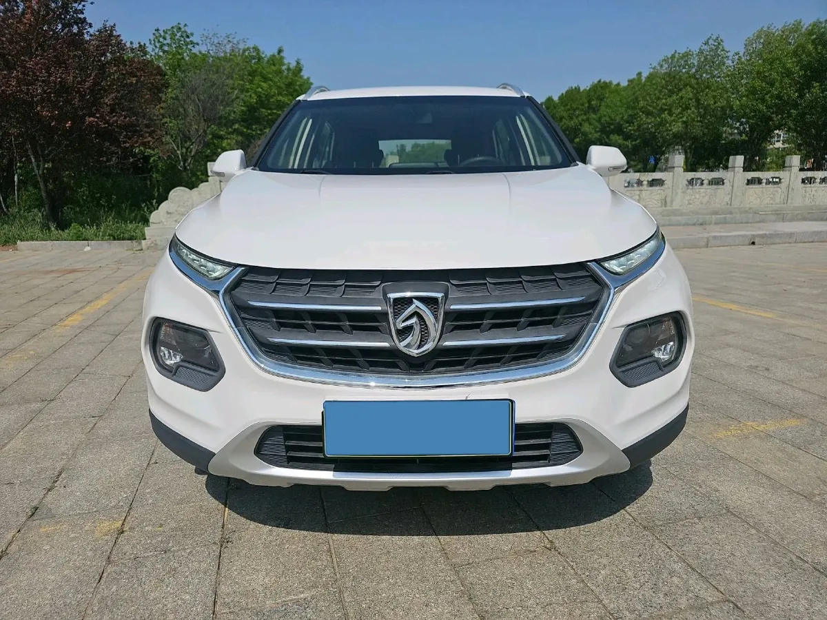 2017 BaoJun 310W 1.5L 105HP L4 6MT,autocango,china used car exporter,china ev exporter,chinese used car exporter,chinese used ev exporter