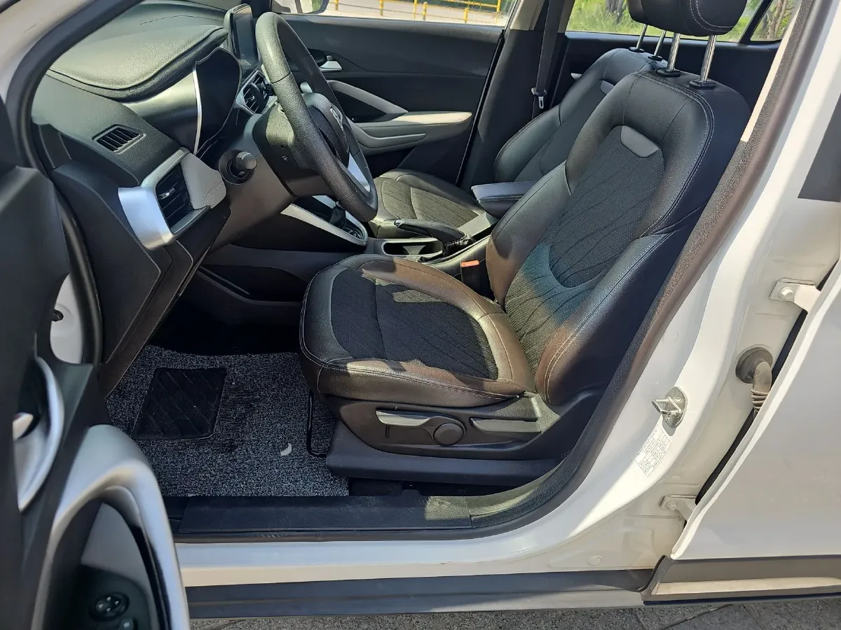 2017 BaoJun 310W 1.5L 105HP L4 6MT,autocango,china used car exporter,china ev exporter,chinese used car exporter,chinese used ev exporter