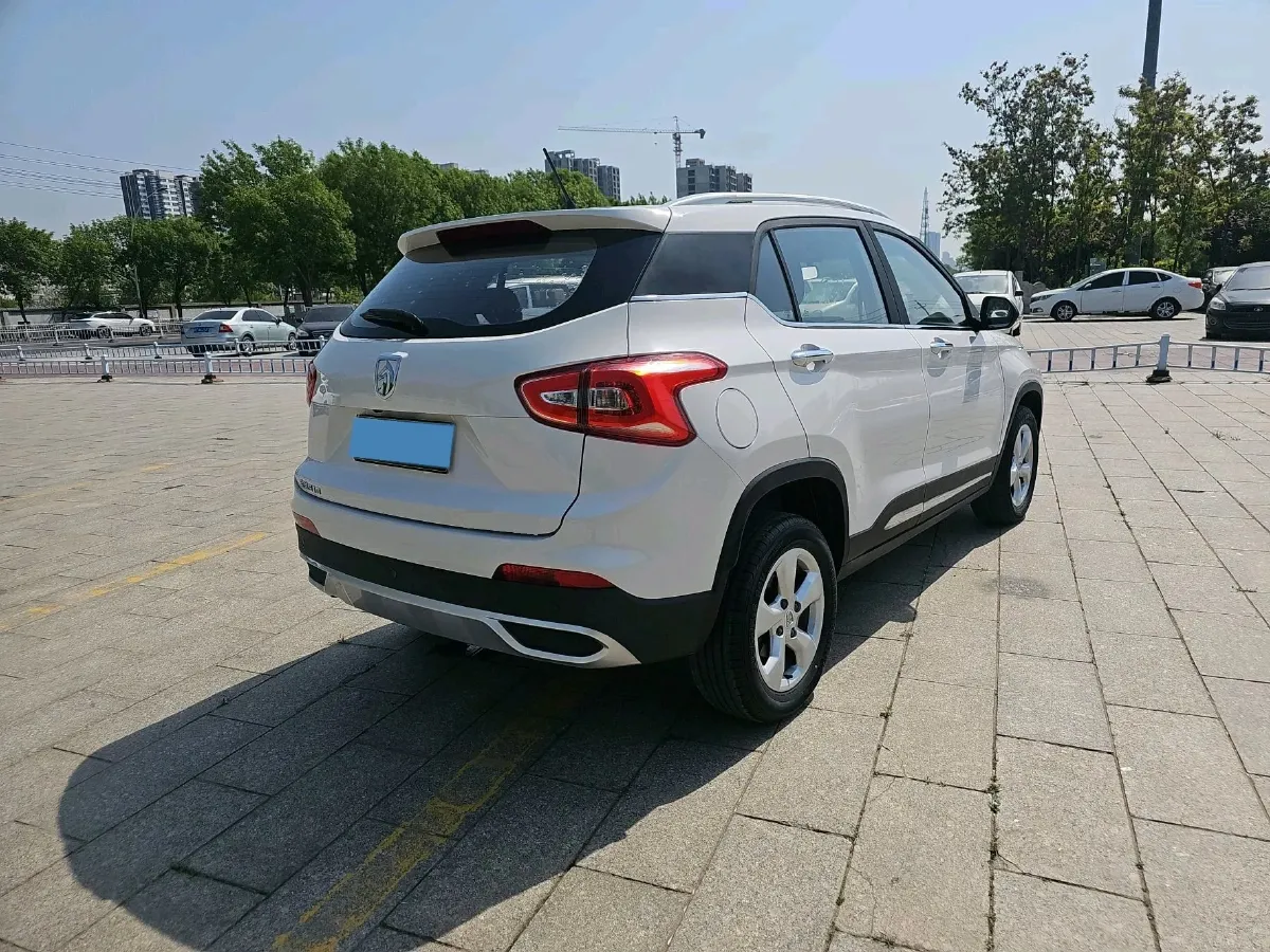 2017 BaoJun 310W 1.5L 105HP L4 6MT,autocango,china used car exporter,china ev exporter,chinese used car exporter,chinese used ev exporter